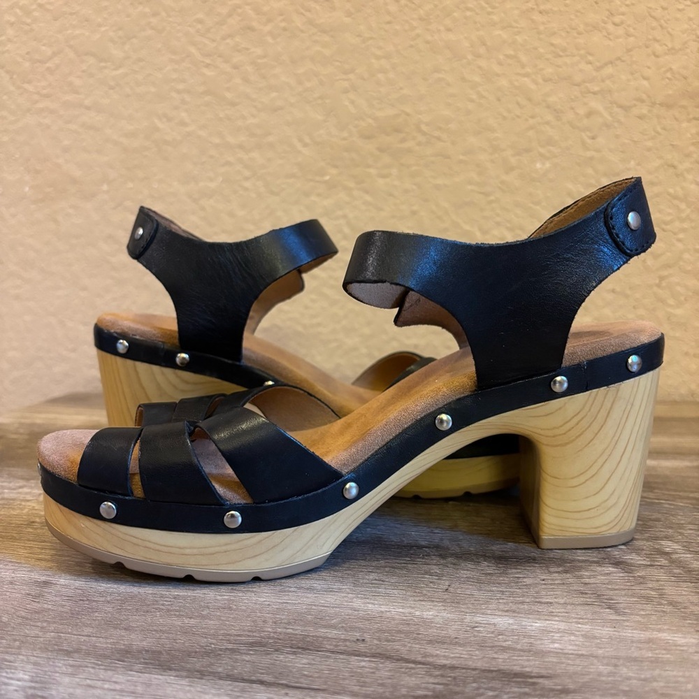Clarks Ledella Trail Strappy Sandal Black Leather Upper - Picture 7 of 11